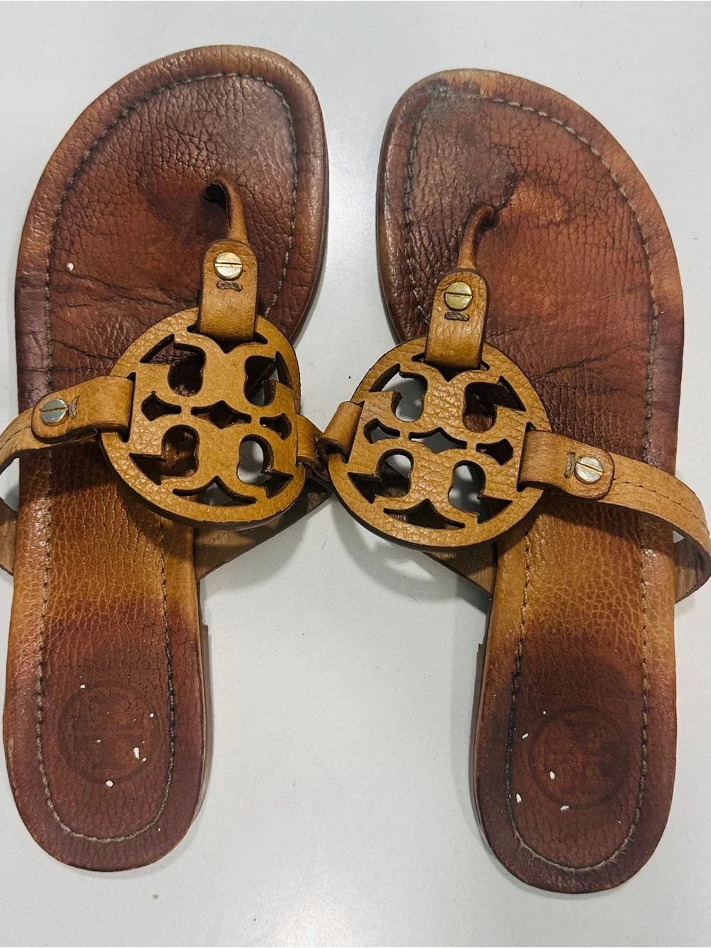 Tory Burch Miller Brown Leather Logo Medallion Thong Sandals Size 8.5